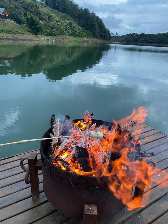 Celeste Glamping Guatape Hotel Ngoại thất bức ảnh